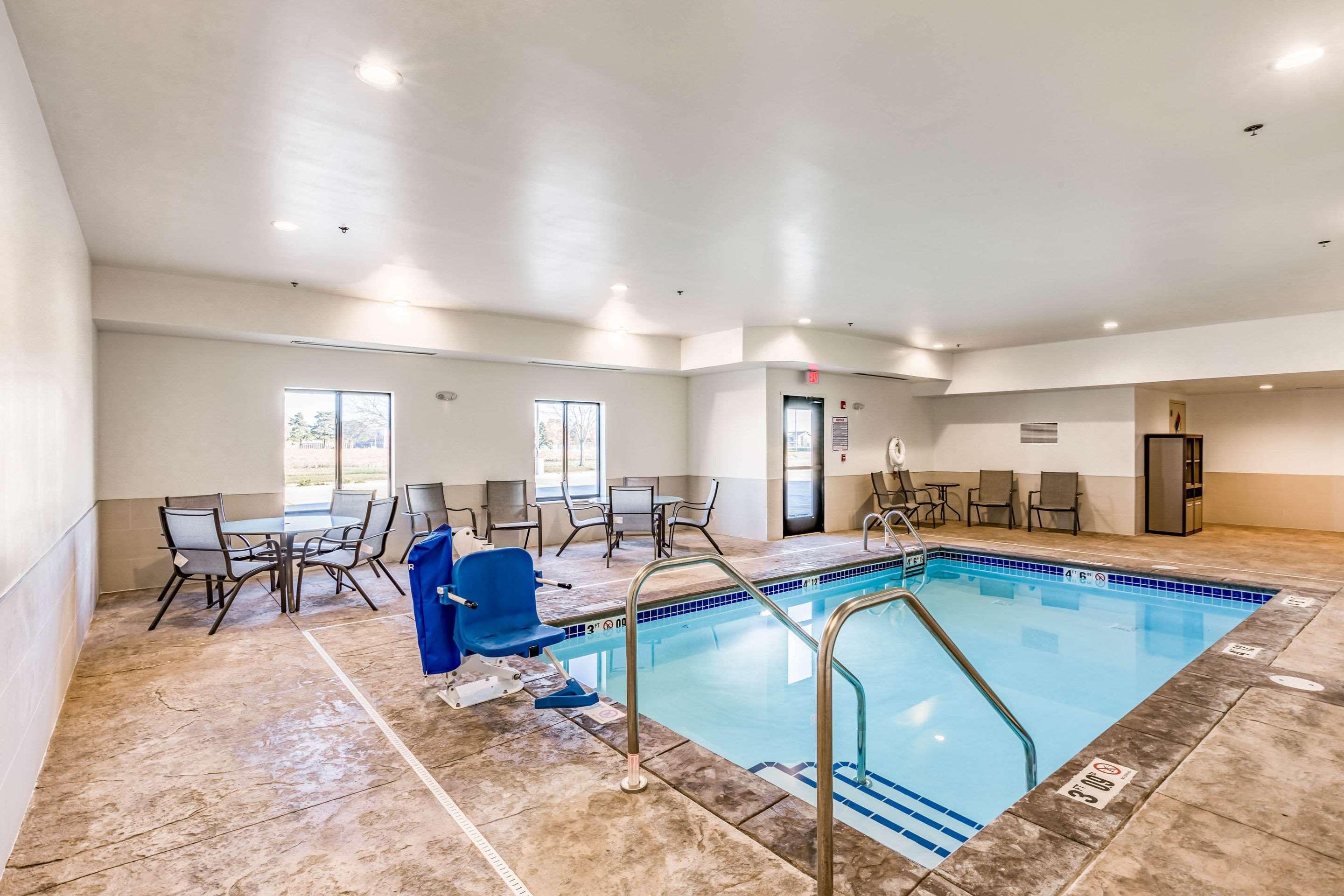 Comfort Inn Altoona-Des Moines Екстериор снимка