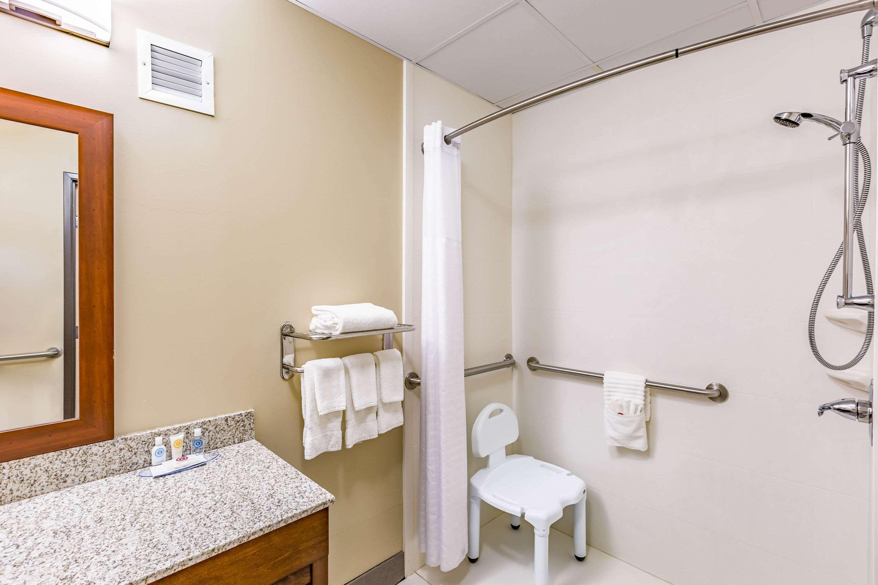 Comfort Inn Altoona-Des Moines Екстериор снимка