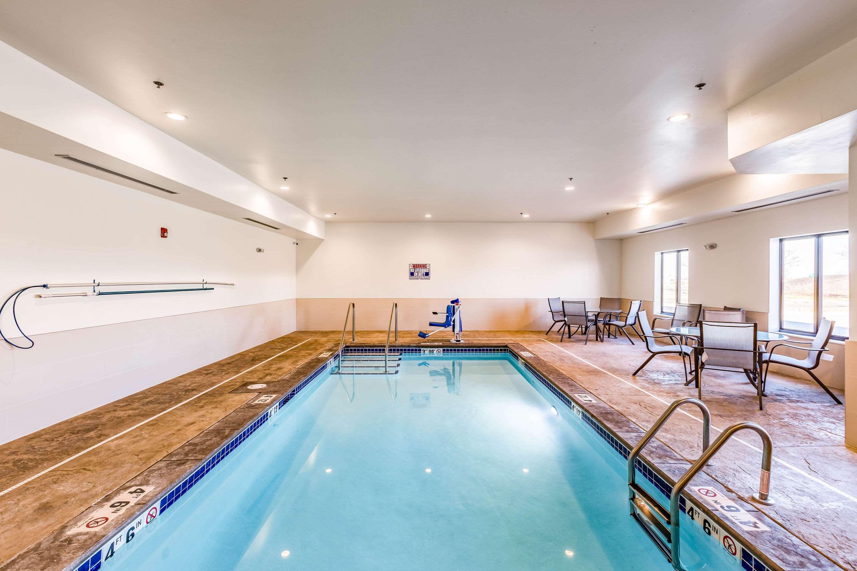 Comfort Inn Altoona-Des Moines Екстериор снимка