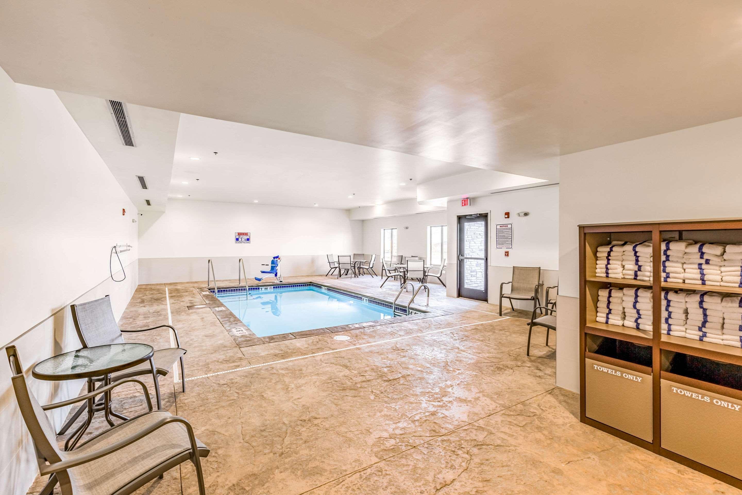 Comfort Inn Altoona-Des Moines Екстериор снимка